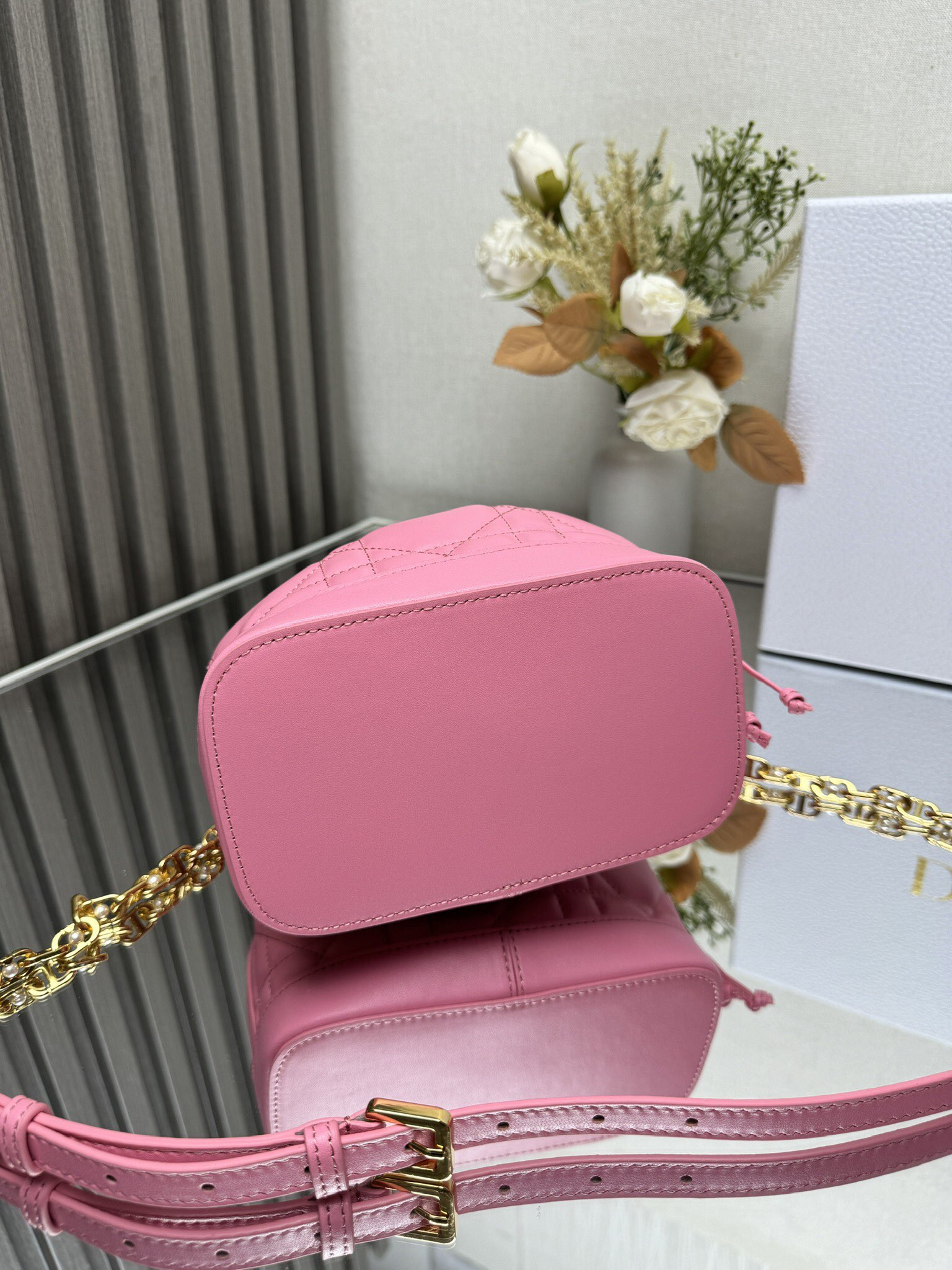 small D*or jolie bucket bag 17 x 16 x 10.5 cm