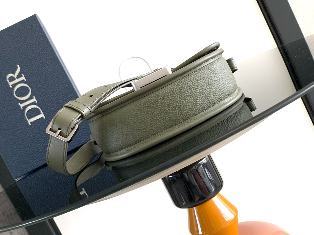 D*or mini gallop bag with strap 20.5 x 16 x 5 cm