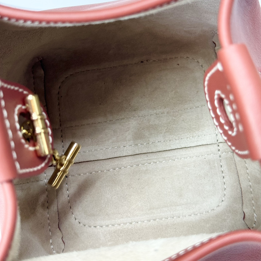 L**o p*ana micro bale bag smooth calfskin 23 x 16 x 14 cm