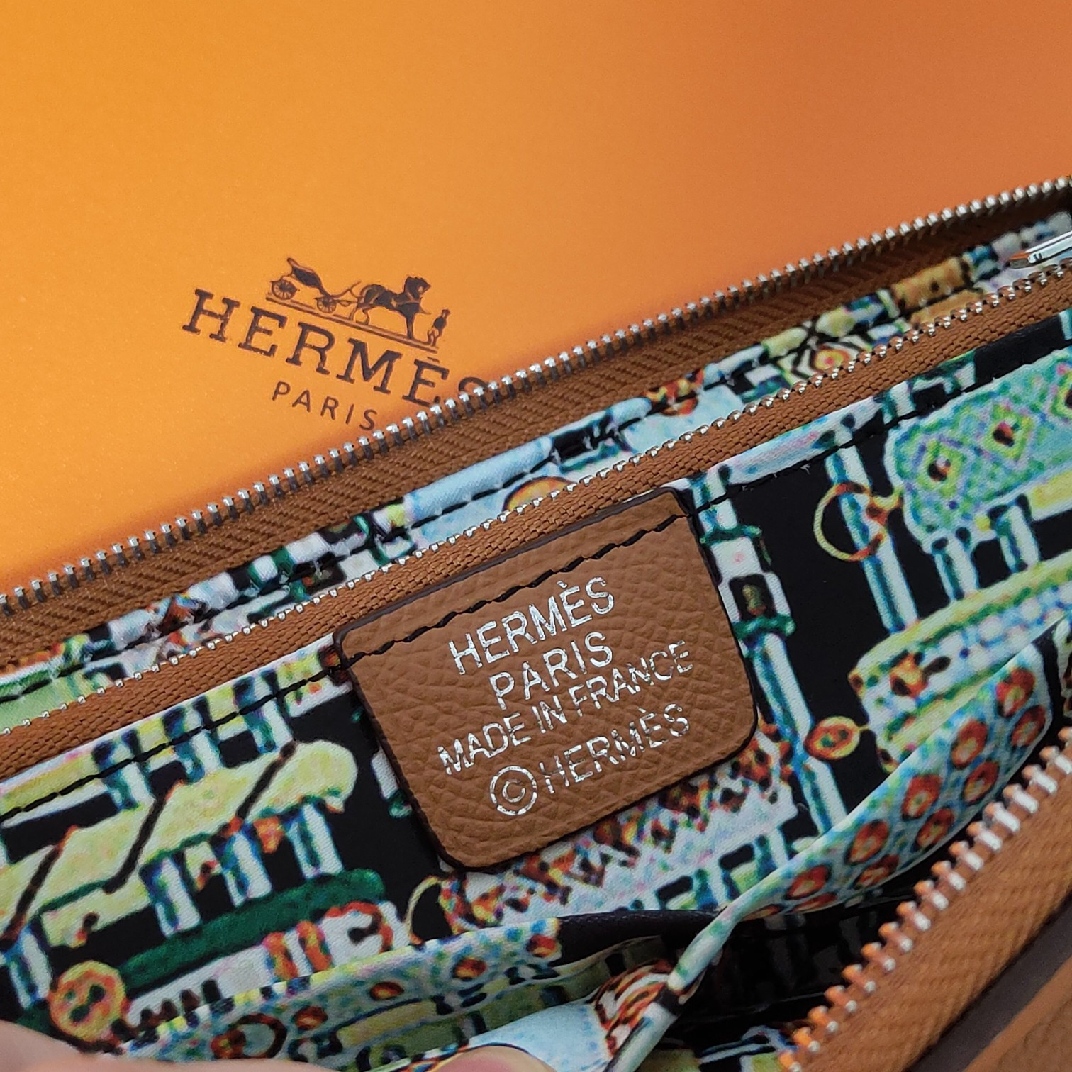 H**me5 long wallet 20x11cm
