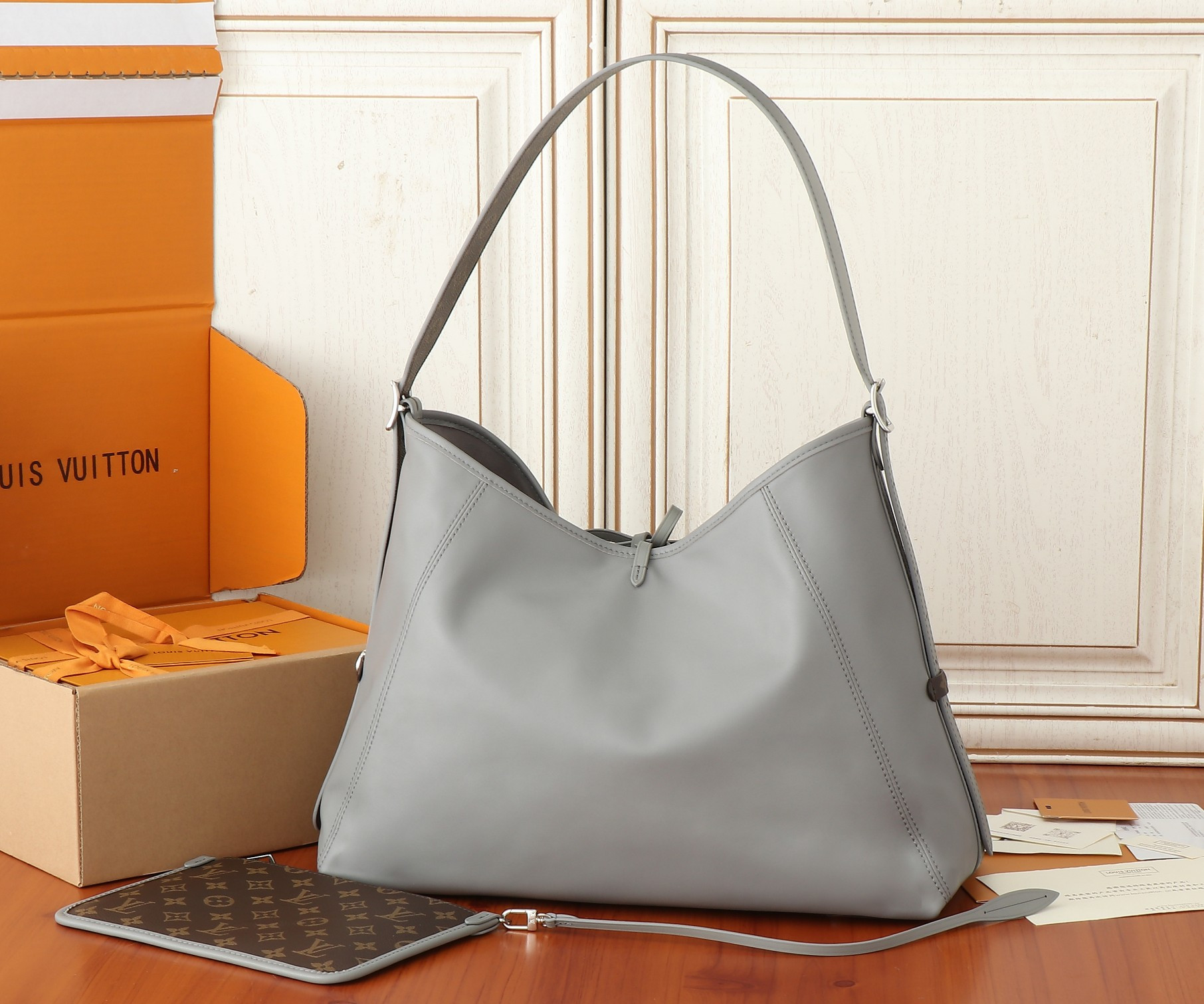 LV CarryAll Dark M12583 39x30x15CM