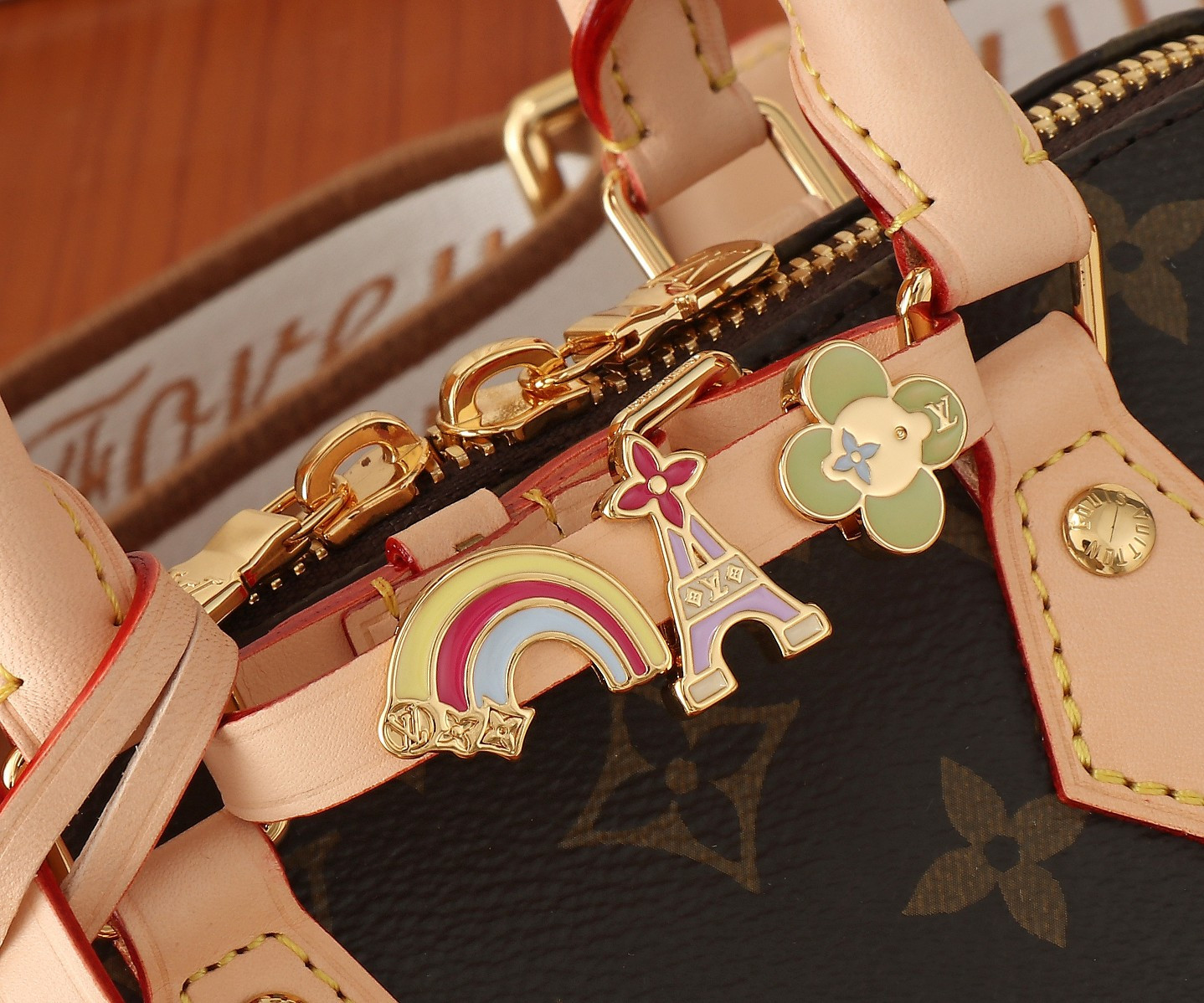 LV Speedy 18 M46970 18x12.5x11CM