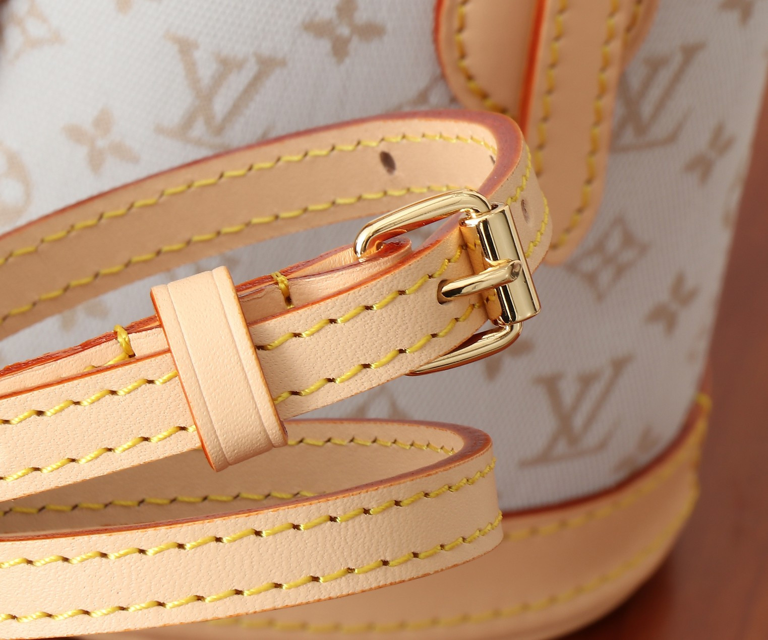 LV Match Nano Bucket  M12317 13x17x9CM