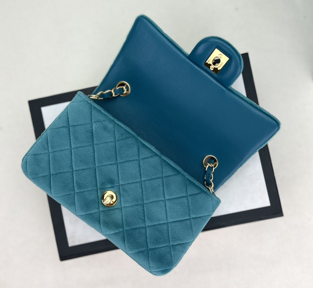 Ch*el classic flap bag 20cm