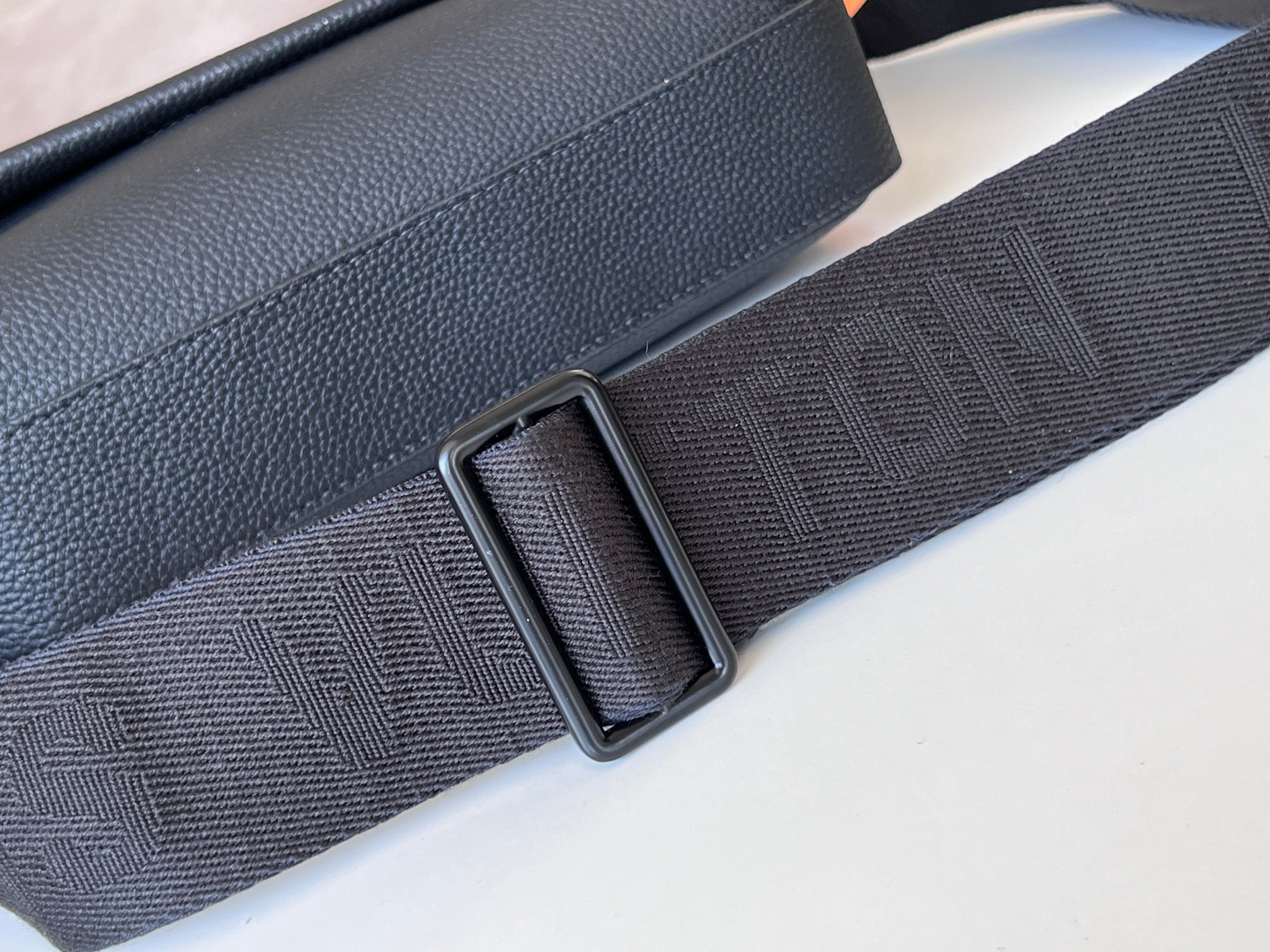 LV Fastline Messenger M22482 23.5×18×7CM