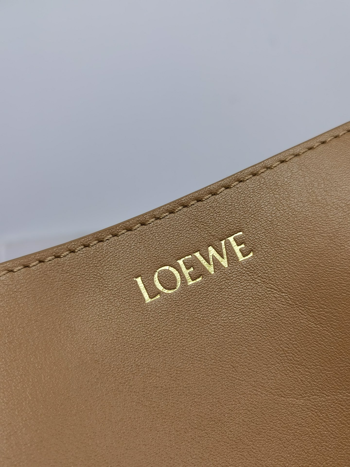 L0ew* medium puzzle fold tote in shiny calfskin 25.5x14.5x31.5cm
