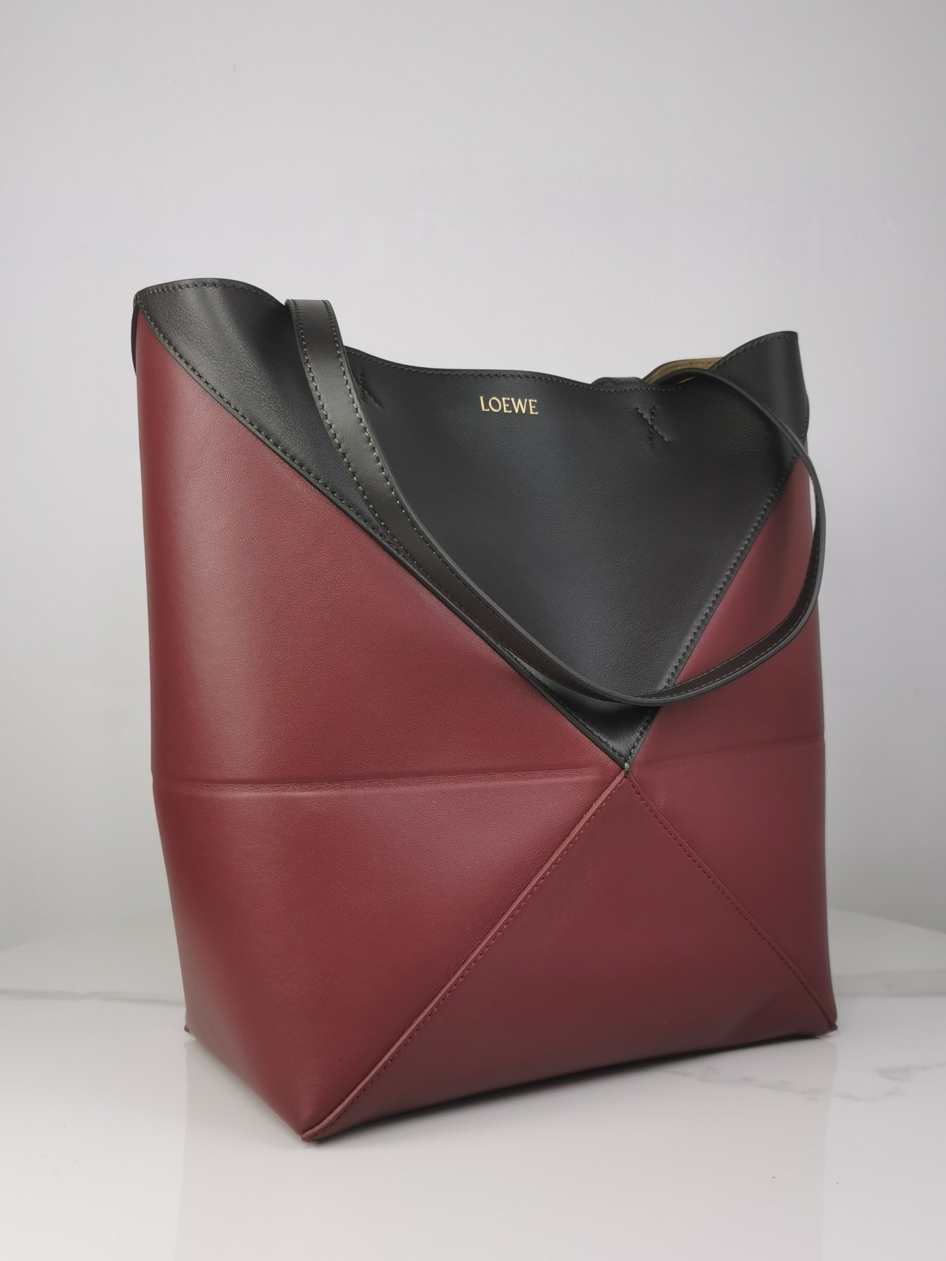L0ew* medium puzzle fold tote in shiny calfskin 25.5x14.5x31.5cm