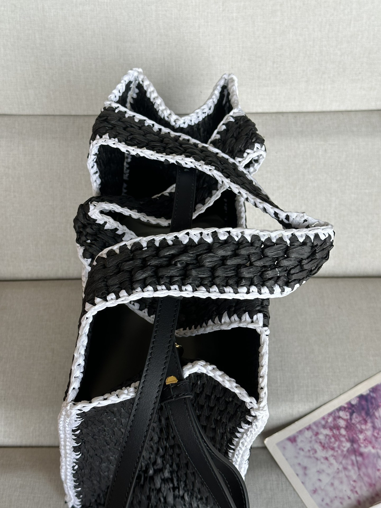 L0ew* font tote 30x25.5x15cm