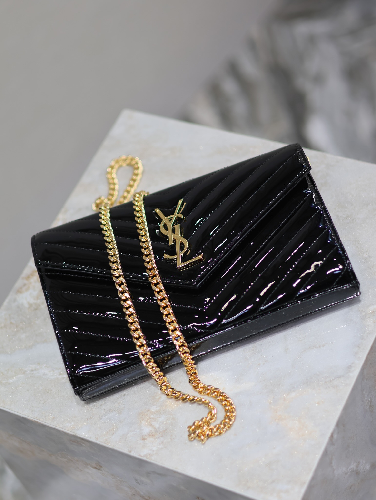 Y*L cassandra monogram classic chain wallet in patent leather 22.5 x 14 x 4cm