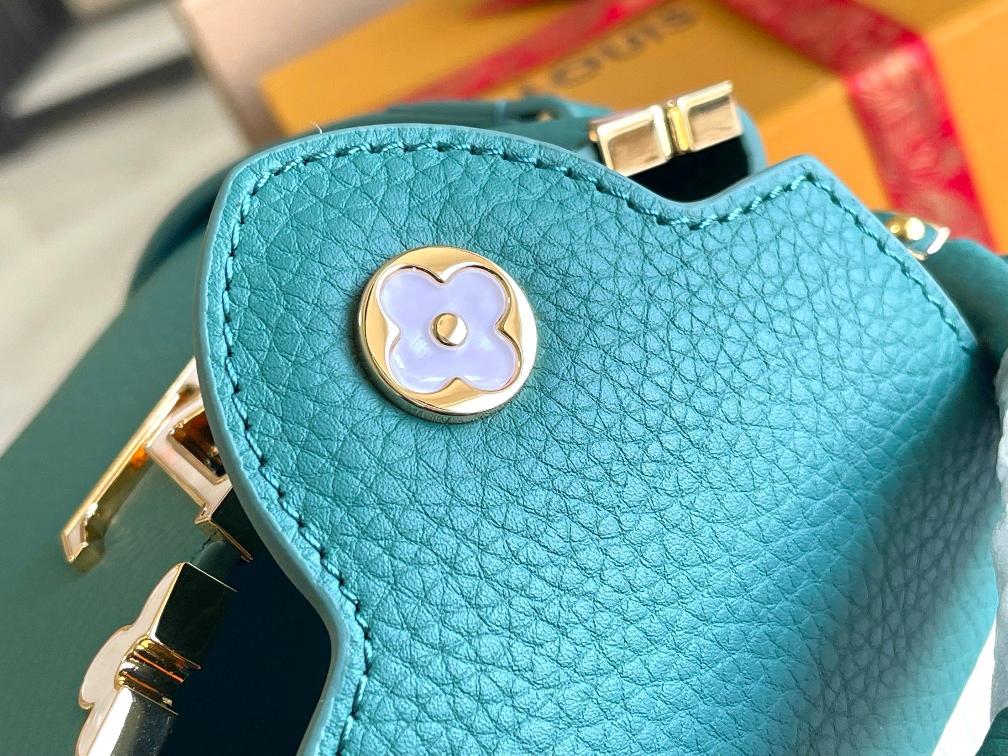 LV Capucines Flower Crown M23766 Taurillon 21x14x8cm