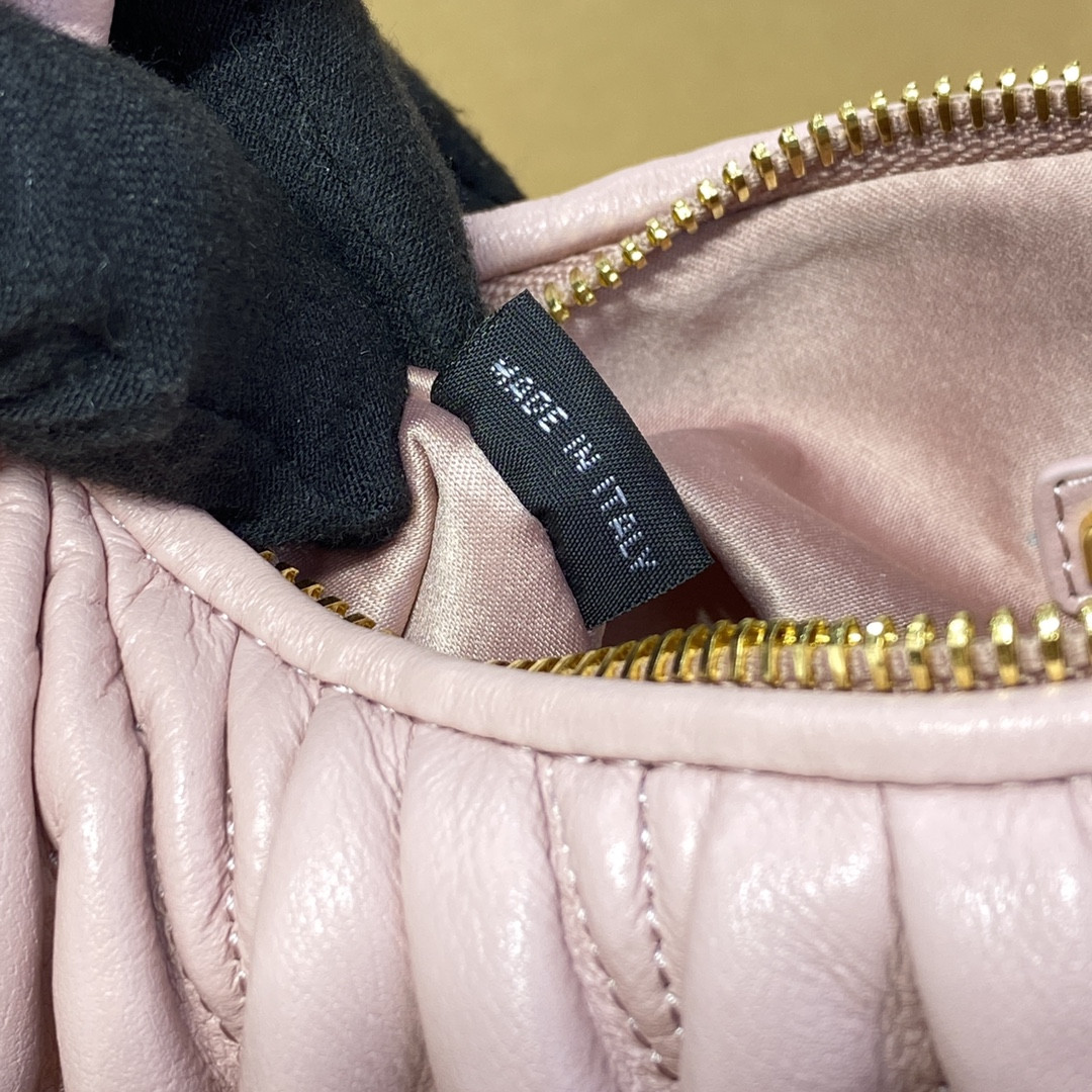 Miu Miu Wander matelassé nappa leather hobo bag 17x20x6cm