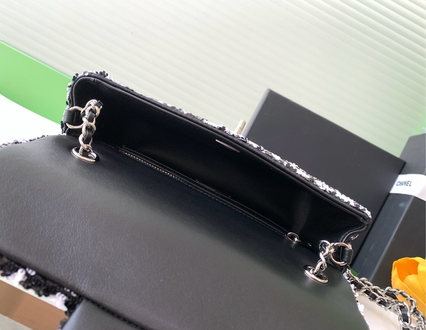 Ch*el flap bag 14x22x7cm