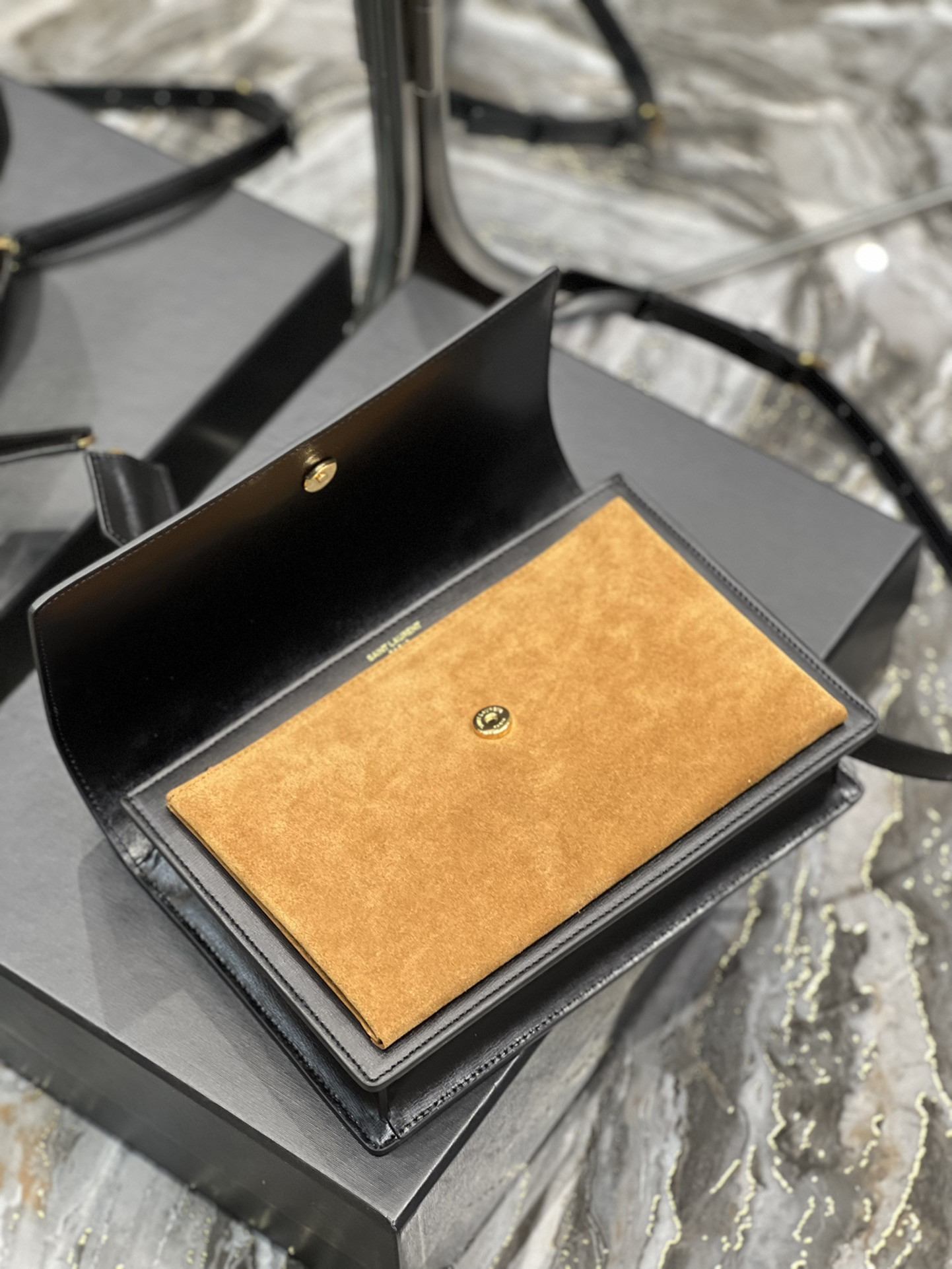 Y*L sunset medium in smooth leather 25x18x5cm