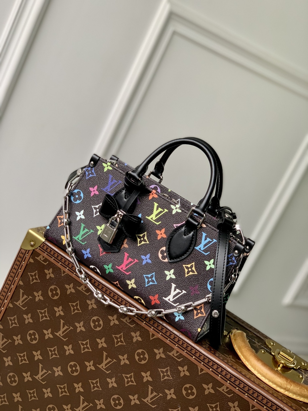LV x TM OnTheGo East West Chain M13260 25x13x10cm