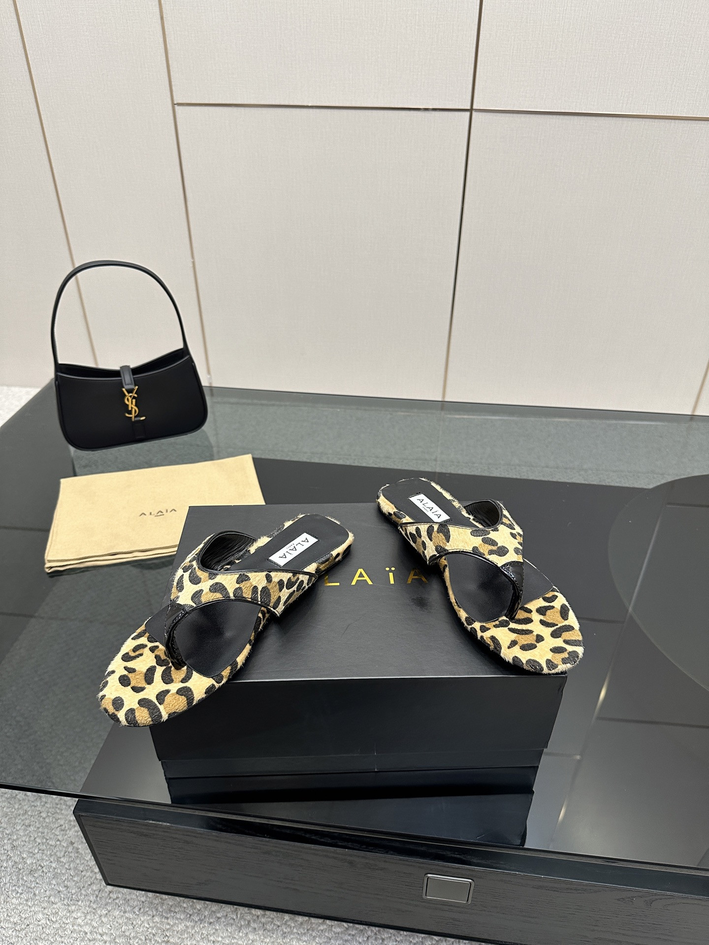 UA Alaia Triangle Flat Slides(Customized Size 7-10 days production time)