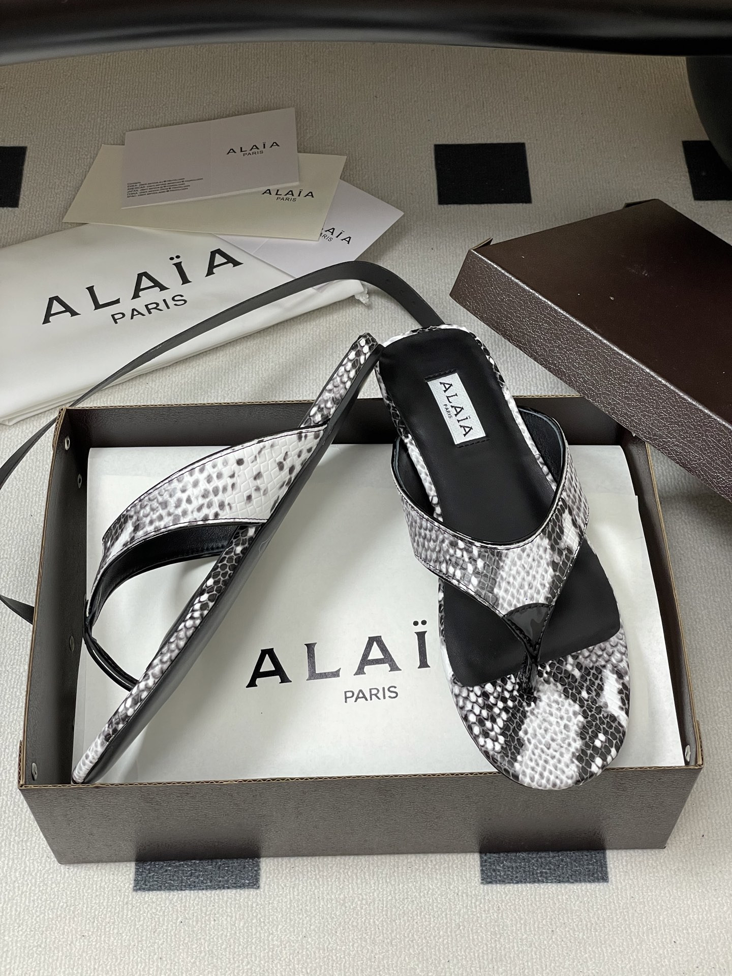 UA Alaia Triangle Flat Slides(Customized Size 7-10 days production time)