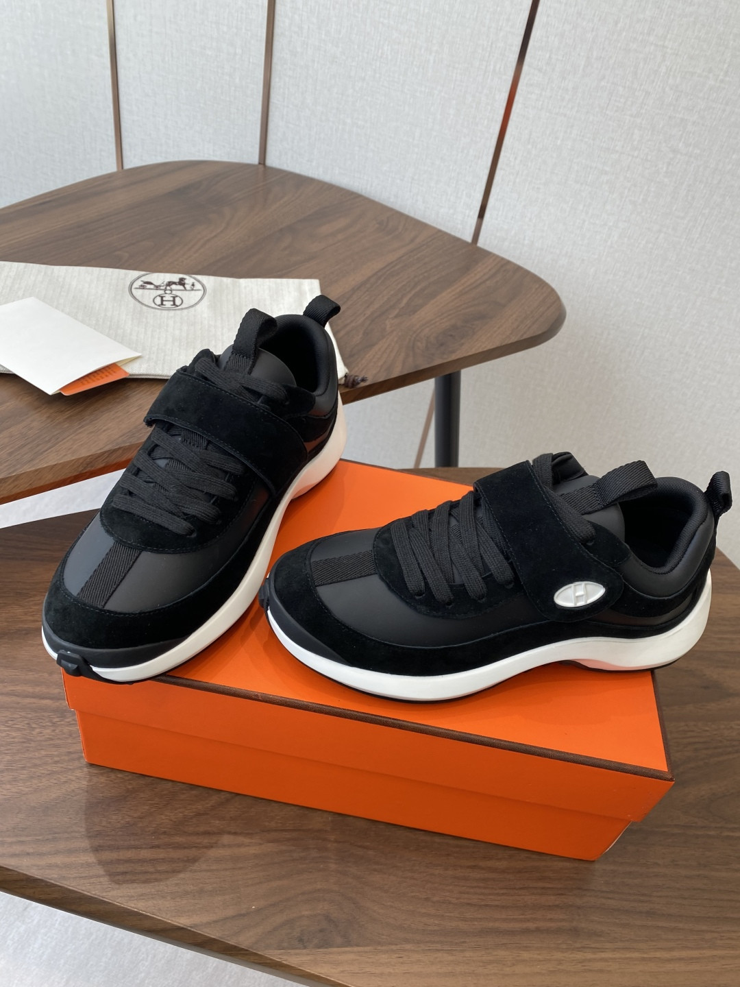 ua H**me5 loop sneaker