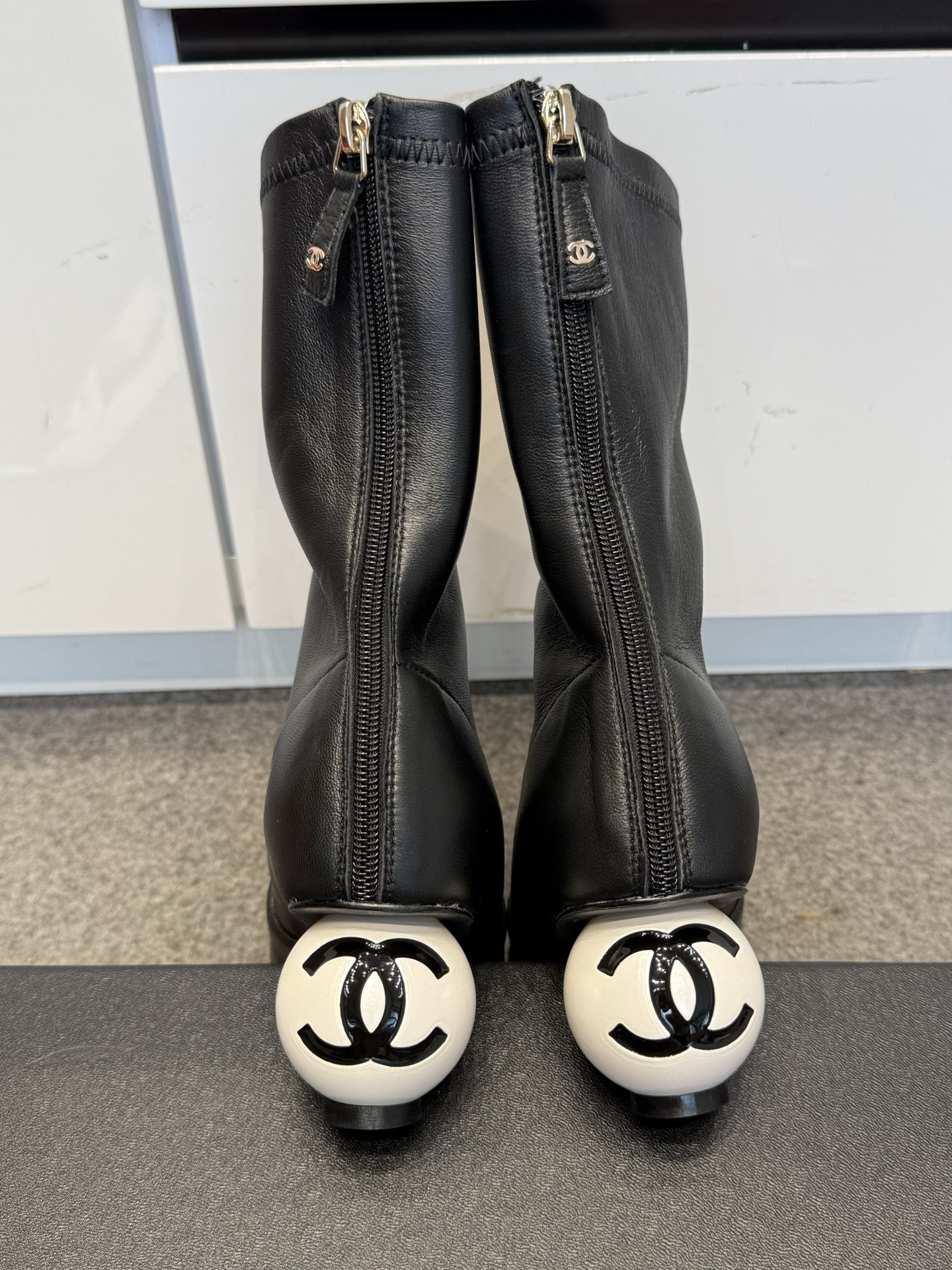 ua Ch*el mid-calf boots 6.5cm heel