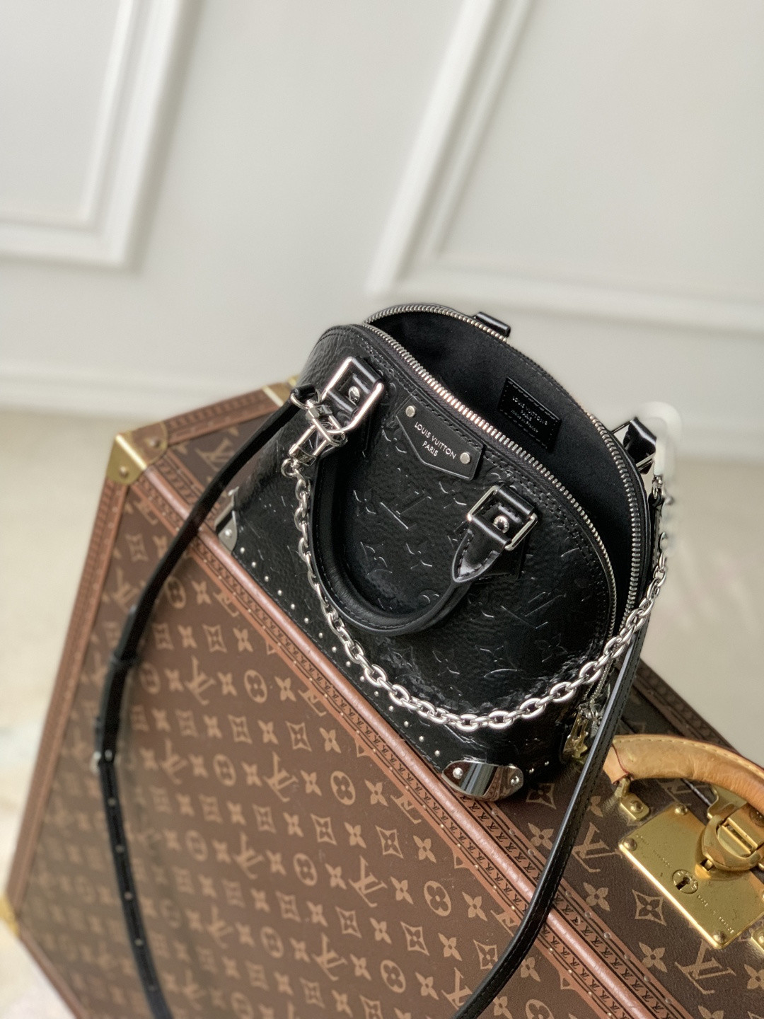 LV ALMA TRUNK BB Handbag M27812 19x11x22cm